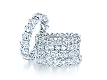 Anelli eternity - fascia dell'anello incastonata di diamanti