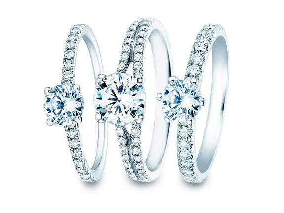 Anelli di fidanzamento con pavé di diamanti