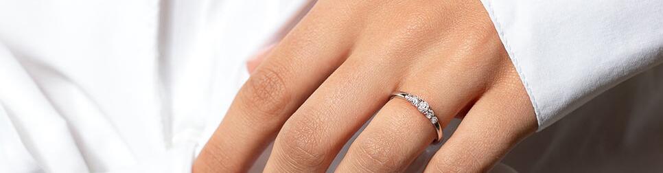 Anelli di fidanzamento da 1.250 fino a 2.000 € con diamante fino a 0,5 ct