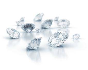 Diamanti – un obbligo per anelli di fidanzamento fatti a mano