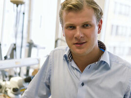 L'idea della fondazione: Alexander Scholl, anellodifidanzamento.it