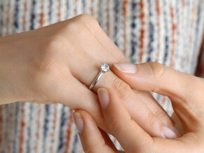 Anello di Fidanzamento Melody in 18K oro bianco con diamante 2,50ct G/VS