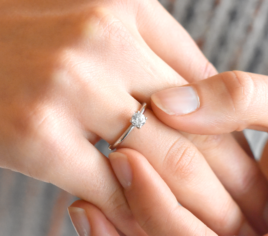 Anello di Fidanzamento Classic 4 in argento 925/-