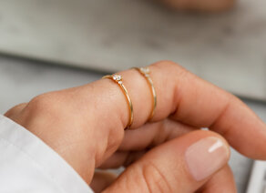 Anello di Fidanzamento Vivid Petite Diamond in 14K oro giallo con diamanti 0,10ct G/SI