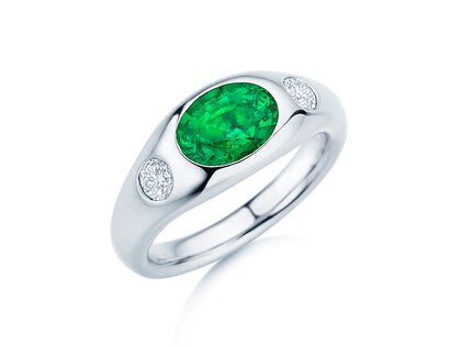 Anello di Fidanzamento Three-Stone Signet in 9K oro bianco con smeraldo 1,35ct e diamanti naturali 0,30ct