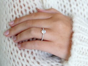 Anello di Fidanzamento Cushion Pavé in 14K oro bianco con diamanti 1,22ct G/SI