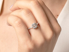 Anello di Fidanzamento Emerald Halo Pavé in 14K oro bianco con diamanti 1,08ct G/VS