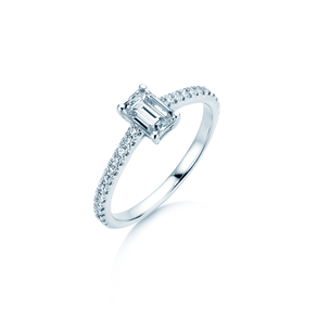 Anello di Fidanzamento Emerald Pavé in platino