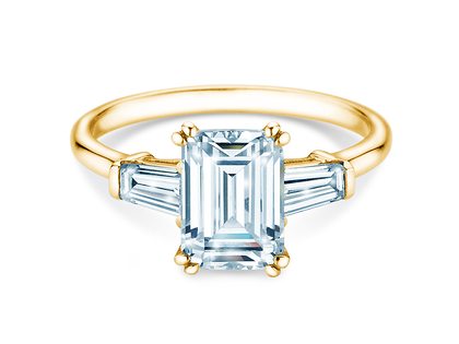 Anello di Fidanzamento Emerald Tapered Baguette in oro giallo