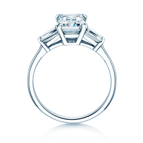 Anello di Fidanzamento Emerald Tapered Baguette