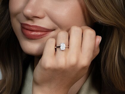 Anello di Fidanzamento Oval Cut in 14K oro bianco con diamante 2,00ct G/SI