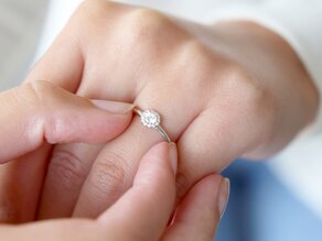 Anello di Fidanzamento Flower in 14K oro bianco con diamanti 0,33ct G/SI