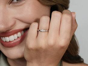 Anello di Fidanzamento 3 Stones in 14K oro bianco con diamanti 0,11ct G/SI