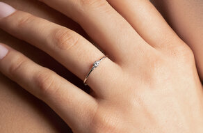 Anello di Fidanzamento Vivid Petite Diamond in 14K oro giallo con diamanti 0,10ct G/SI