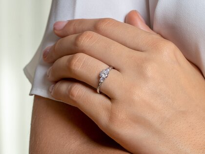 Anello di Fidanzamento Vivid Petite Diamond in 18K oro rosa con diamanti 0,60ct G/SI
