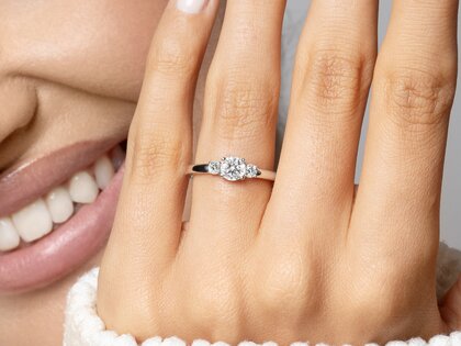 Anello di Fidanzamento Vivid Petite Diamond in 18K oro rosa con diamanti 0,60ct G/SI