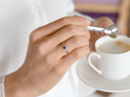 Anello di Fidanzamento Vivid Petite in oro bianco