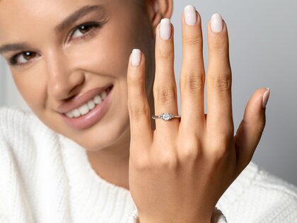 Anello di Fidanzamento Vivid Diamond in 18K oro bianco con diamanti 0,43ct G/SI