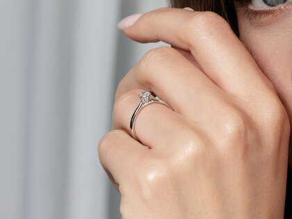 Anello di Fidanzamento Classic 6 Hidden Halo in 14K oro bianco con diamanti 0,30ct G/SI