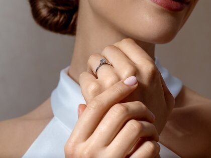 Anello di Fidanzamento Classic 6 Hidden Halo in 14K oro bianco con diamanti 0,55ct G/SI