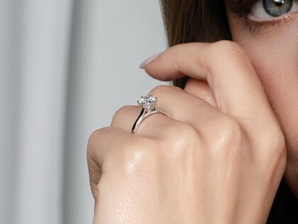 Anello di Fidanzamento Classic 6 Hidden Halo in 14K oro giallo con diamanti 1,08ct G/SI