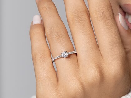 Anello di Fidanzamento Pure Diamond in 18K oro bianco con diamanti 0,62ct G/SI