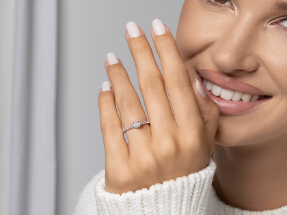 Anello di Fidanzamento Pure Diamond in 18K oro bianco con diamanti 0,62ct G/SI
