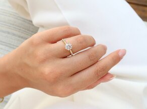 Anello di Fidanzamento Royal Pavé in 18K oro giallo con diamanti naturali 0,40ct G/SI