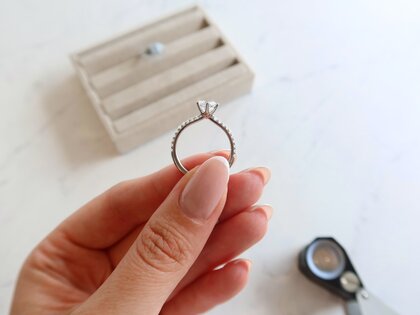 Anello di Fidanzamento Royal Pavé in 9K oro bianco con diamanti naturali 1,22ct G/SI