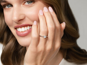 Anello di Fidanzamento Classic 6 in 18K oro bianco con diamante 0,60ct H/SI