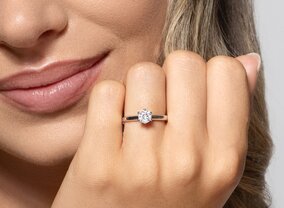 Anello di Fidanzamento Classic 6 in 14K oro bianco con diamante 0,07ct G/SI