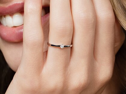 Anello di Fidanzamento Classic Petite in 14K oro bianco con diamante 0,05ct G/SI