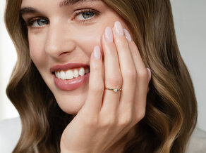 Anello di Fidanzamento Classic Petite in 14K oro giallo con diamante 0,13ct G/SI