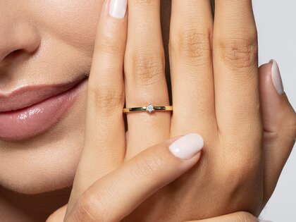 Anello di Fidanzamento Classic Petite in 14K oro giallo con diamante 0,05ct G/SI