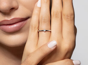 Anello di Fidanzamento Classic Petite in 14K oro bianco con diamante 0,05ct G/SI