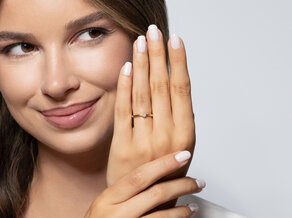Anello di Fidanzamento Classic Petite in 14K oro rosa con diamante 0,07ct G/SI