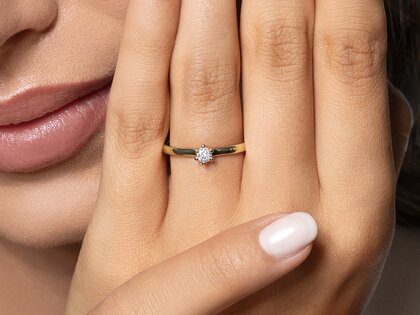 Anello di Fidanzamento Classic Petite in 14K oro giallo con diamante 0,13ct G/SI