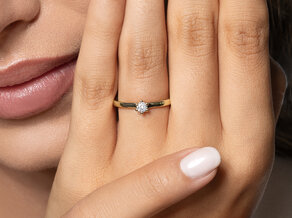 Anello di Fidanzamento Classic Petite in 14K oro giallo con diamante 0,13ct G/SI