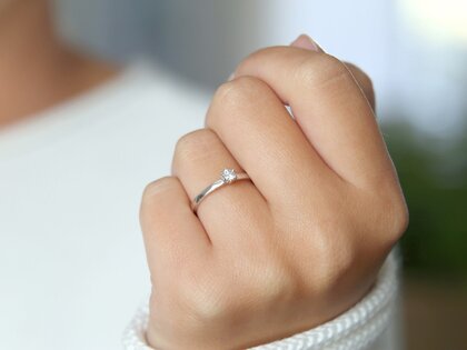 Anello di Fidanzamento Classic Petite in 14K oro bianco con diamante 0,13ct G/SI