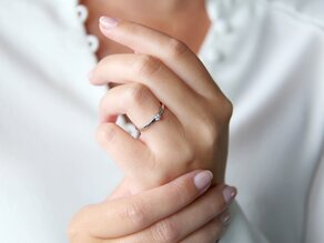 Anello di Fidanzamento Classic Petite in 14K oro bianco con diamante 0,05ct G/SI
