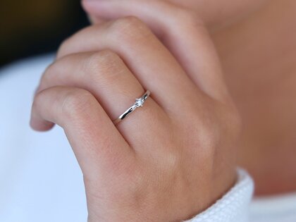 Anello di Fidanzamento Classic Petite in 14K oro bianco con diamante 0,05ct G/SI