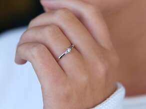 Anello di Fidanzamento Classic Petite in 14K oro bianco con diamante 0,05ct G/SI