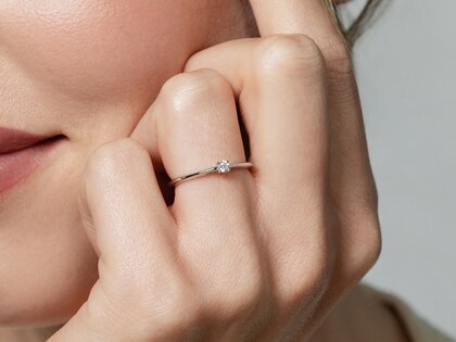 Anello di Fidanzamento Delight in 18K oro bianco con diamante 0,10ct H/SI
