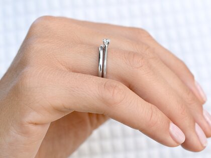 Anello di Fidanzamento Delight in 18K oro bianco con diamante 0,10ct H/SI
