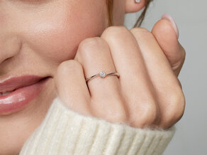 Anello di Fidanzamento Devotion in argento 925/- con diamante 0,05ct D/IF