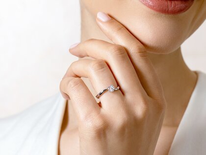 Anello di Fidanzamento Devour in 9K oro bianco con diamante da laboratorio 0,50ct E/VS