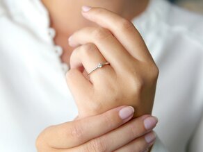 Anello di Fidanzamento Heaven 4 in platino 950/- con diamante 0,10ct G/SI