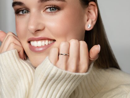 Anello di Fidanzamento Heaven 6 Petite in 14K oro giallo con diamante 0,07ct G/SI
