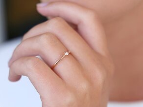 Anello di Fidanzamento Heaven 6 in 18K oro rosa con diamante 0,05ct H/SI