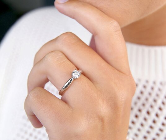 Anello di Fidanzamento Joy in 9K oro bianco con diamante da laboratorio 0,25ct D/IF